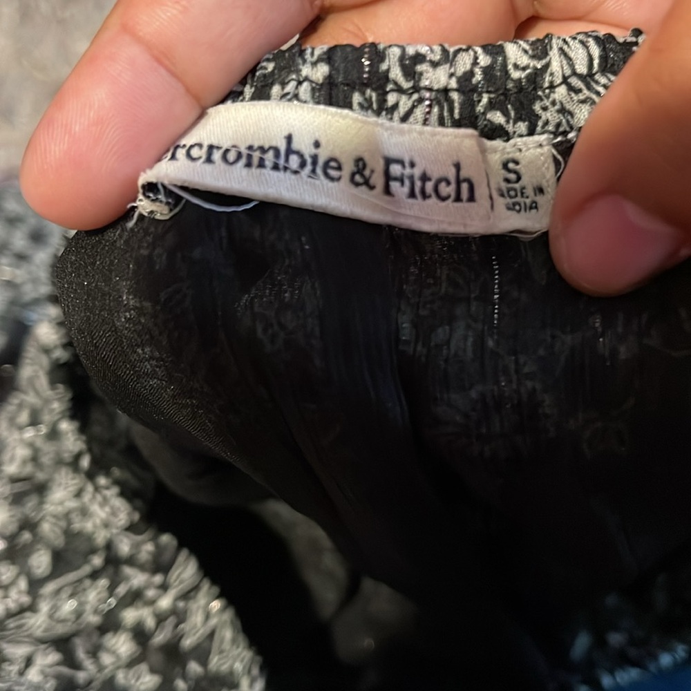 Abercrombie & Fitch size small longsleeve floral print black/silver bodysuit - Picture 4 of 4